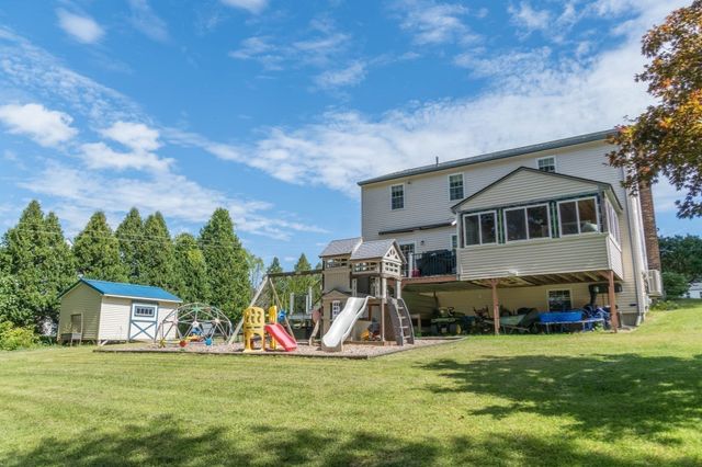 18 Clarence Dr, Oxford, MA 01540