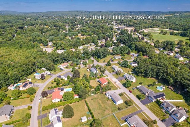 18 Clarence Dr, Oxford, MA 01540