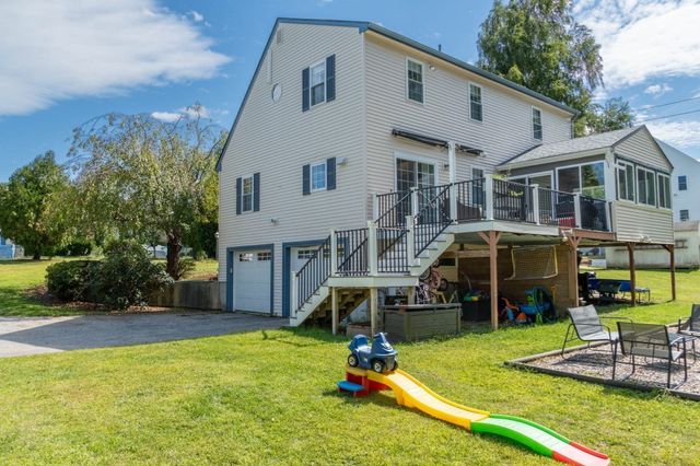 18 Clarence Dr, Oxford, MA 01540