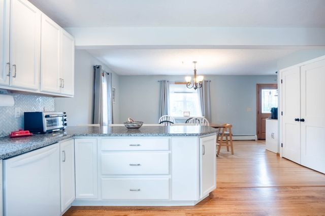 18 Clarence Dr, Oxford, MA 01540
