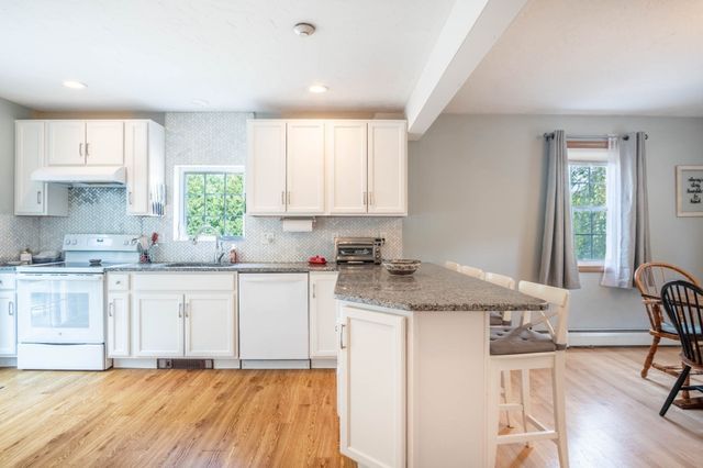 18 Clarence Dr, Oxford, MA 01540
