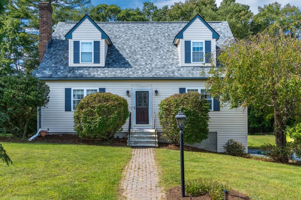 18 Clarence Dr, Oxford, MA 01540
