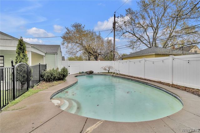 334 Wrexham Court North, Tonawanda, NY 14150