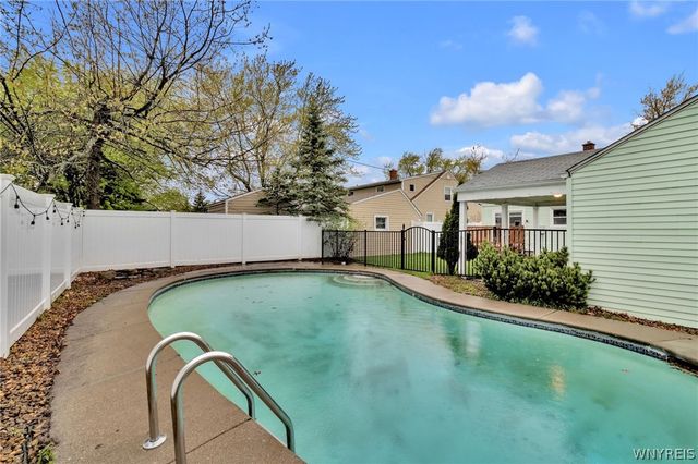 334 Wrexham Court North, Tonawanda, NY 14150