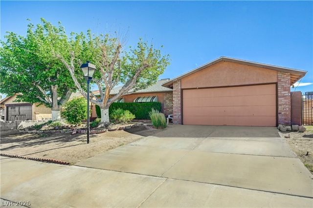 704 Willow Avenue, Henderson, NV 89002