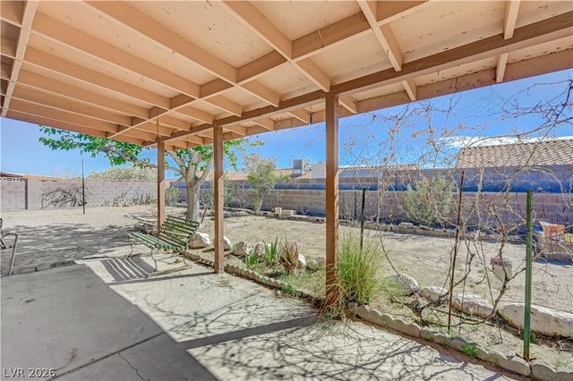 704 Willow Avenue, Henderson, NV 89002