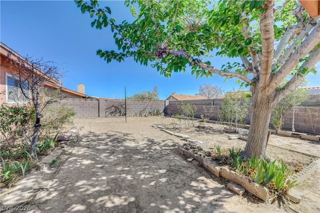 704 Willow Avenue, Henderson, NV 89002