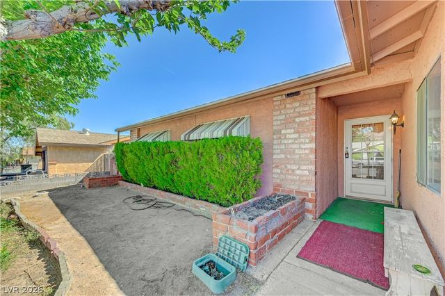 704 Willow Avenue, Henderson, NV 89002