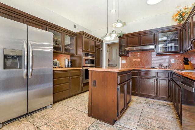142 Lake Shore Drive, Rancho Mirage, CA 92270