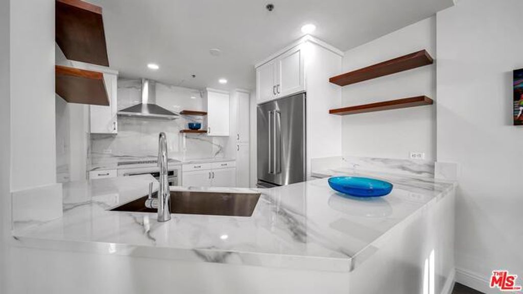 10724 Wilshire Boulevard 809, Los Angeles, CA 90024