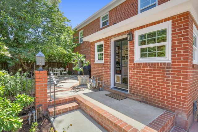 1557 39th St, Sacramento, CA 95816