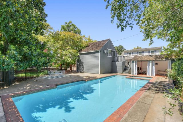 1557 39th St, Sacramento, CA 95816