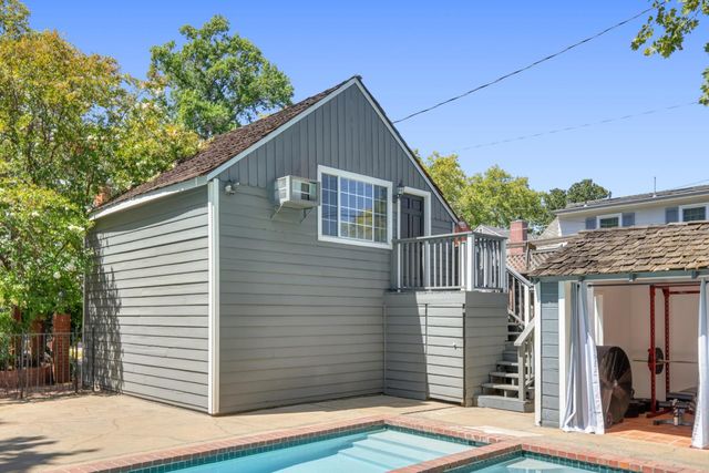 1557 39th St, Sacramento, CA 95816
