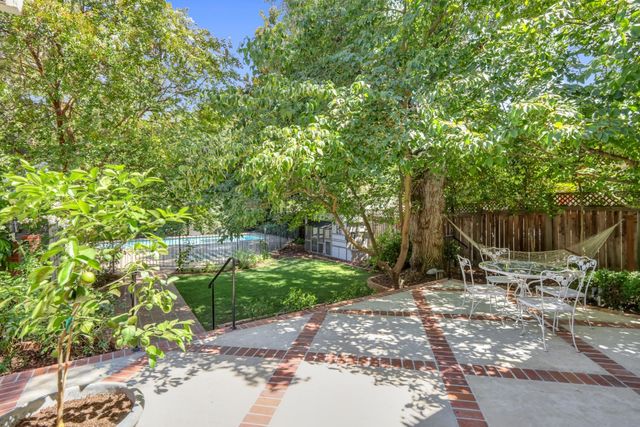 1557 39th St, Sacramento, CA 95816