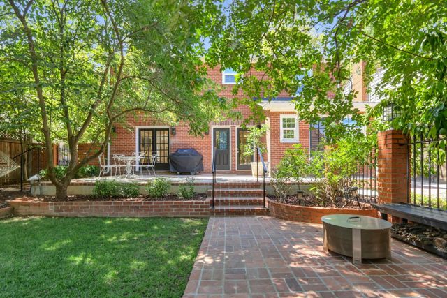1557 39th St, Sacramento, CA 95816