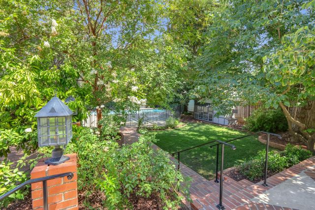 1557 39th St, Sacramento, CA 95816