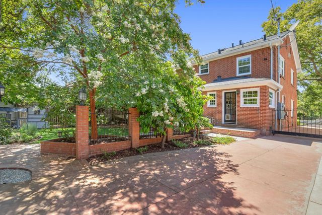 1557 39th St, Sacramento, CA 95816