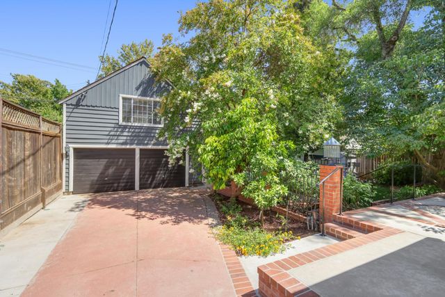 1557 39th St, Sacramento, CA 95816
