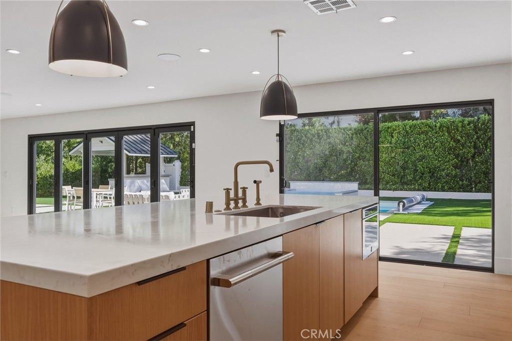 4830 Winnetka Avenue, Woodland Hills, CA 91364 — photo 5