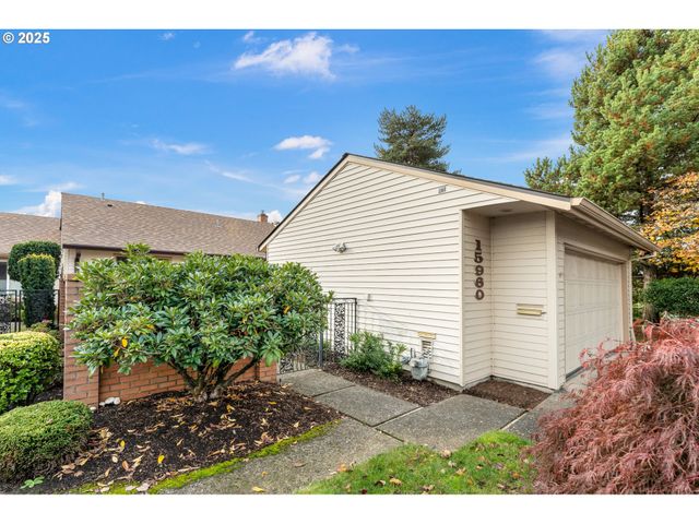 15960 Sw GREENS Way, Portland, OR 97224