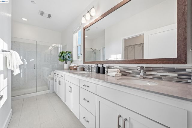 37629 Breakers Rd, Newark, CA 94560