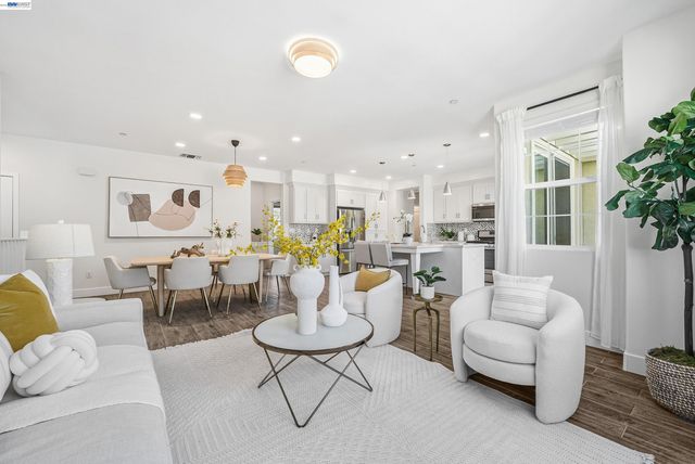 37629 Breakers Rd, Newark, CA 94560