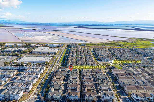 37629 Breakers Rd, Newark, CA 94560
