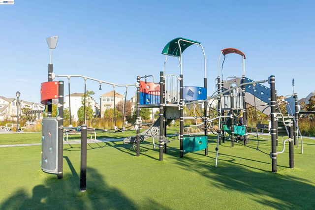 37629 Breakers Rd, Newark, CA 94560