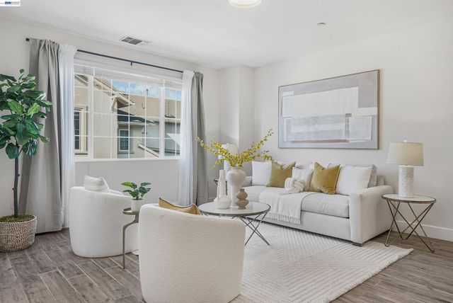 37629 Breakers Rd, Newark, CA 94560