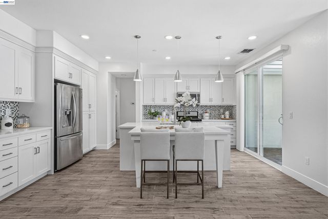 37629 Breakers Rd, Newark, CA 94560