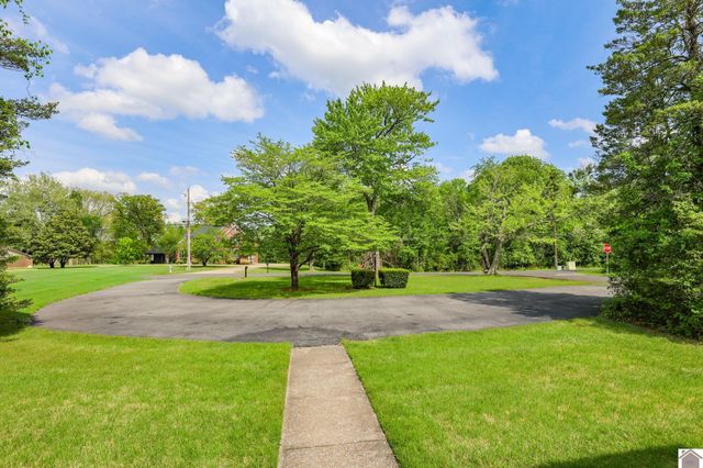 201 Colonial Drive, Paducah, KY 42001