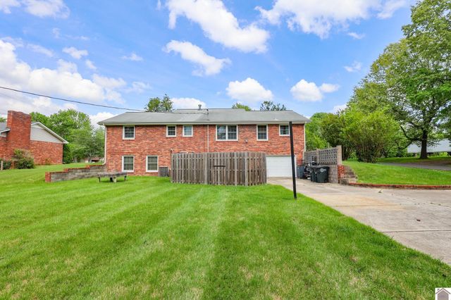 201 Colonial Drive, Paducah, KY 42001