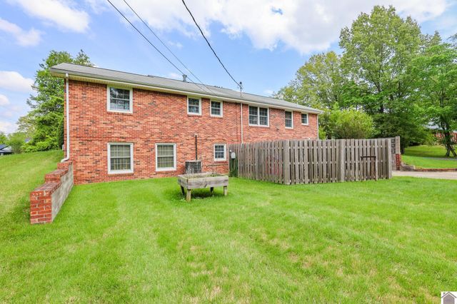 201 Colonial Drive, Paducah, KY 42001