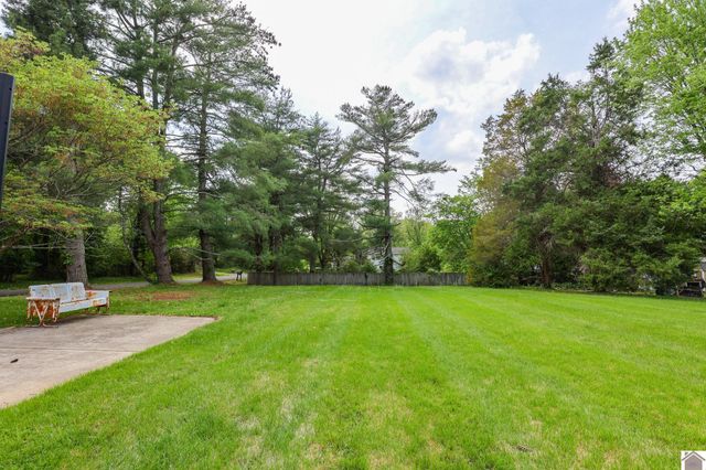 201 Colonial Drive, Paducah, KY 42001