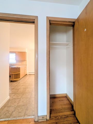 2308 W Birchwood Avenue 1W, Chicago, IL 60645