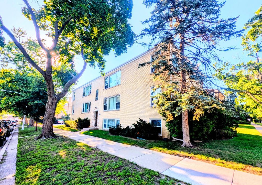 2308 W Birchwood Avenue 1W, Chicago, IL 60645