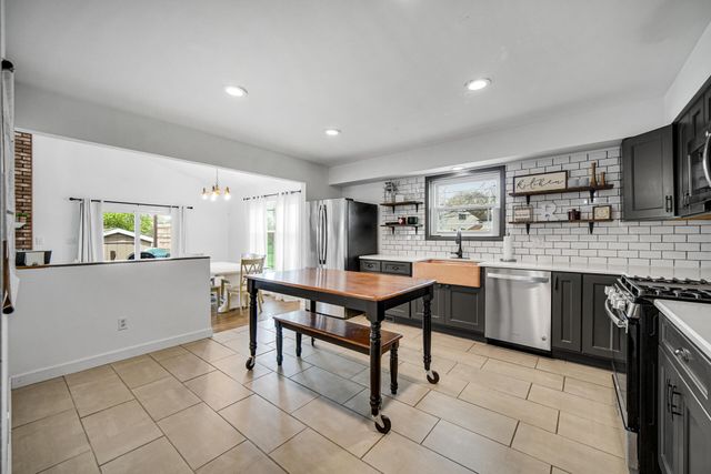 1559 Happy Valley Road, Crown Point, IN 46307