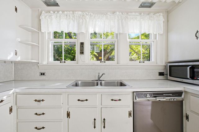 2425 Bryden Road, Columbus, OH 43209