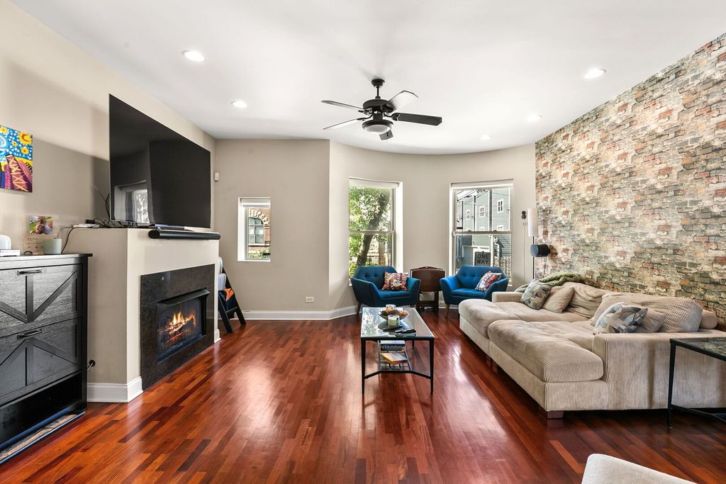 4311 S Forrestville Avenue 1N, Chicago, IL 60653 — photo 2