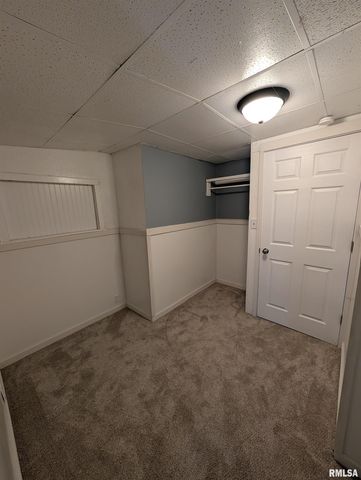 944 E WALNUT Avenue, Canton, IL 61520