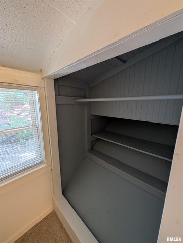 944 E WALNUT Avenue, Canton, IL 61520