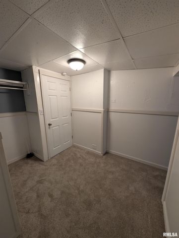 944 E WALNUT Avenue, Canton, IL 61520