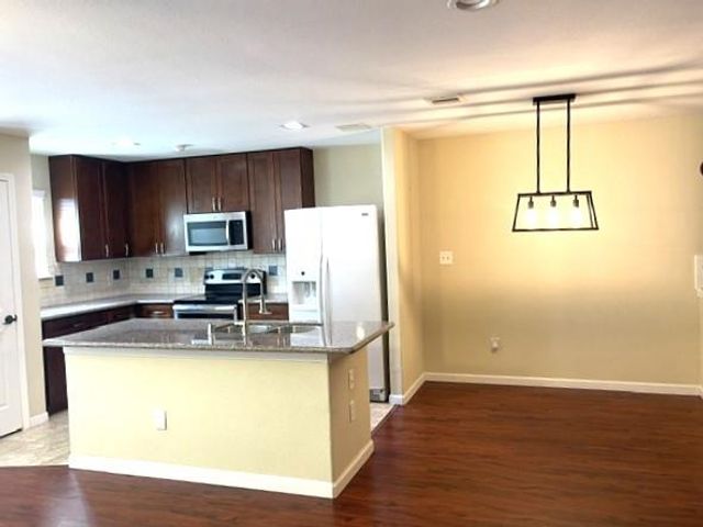 6119 Shadow Isle Lane, Houston, TX 77084