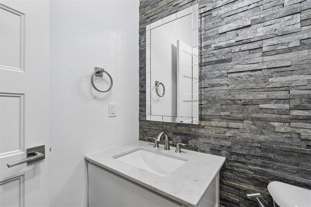 16745 Little Leaf Court, Edmond, OK 73012
