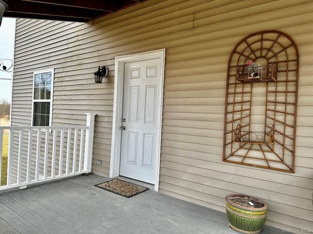 376 Route 32 S, New Paltz, NY 12561