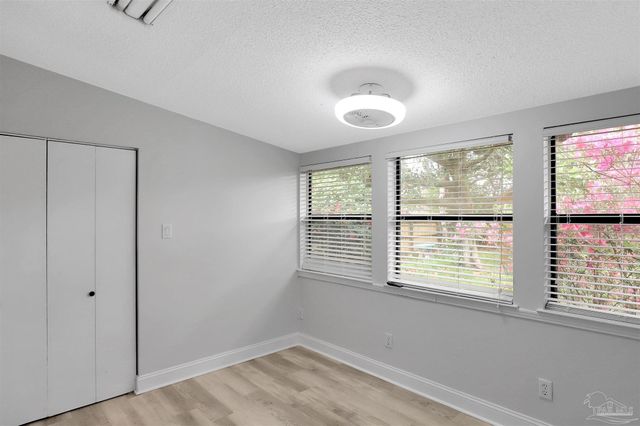 3623 Tiger Point Blvd, Gulf Breeze, FL 32563