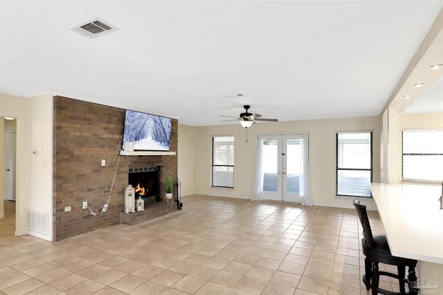 3623 Tiger Point Blvd, Gulf Breeze, FL 32563