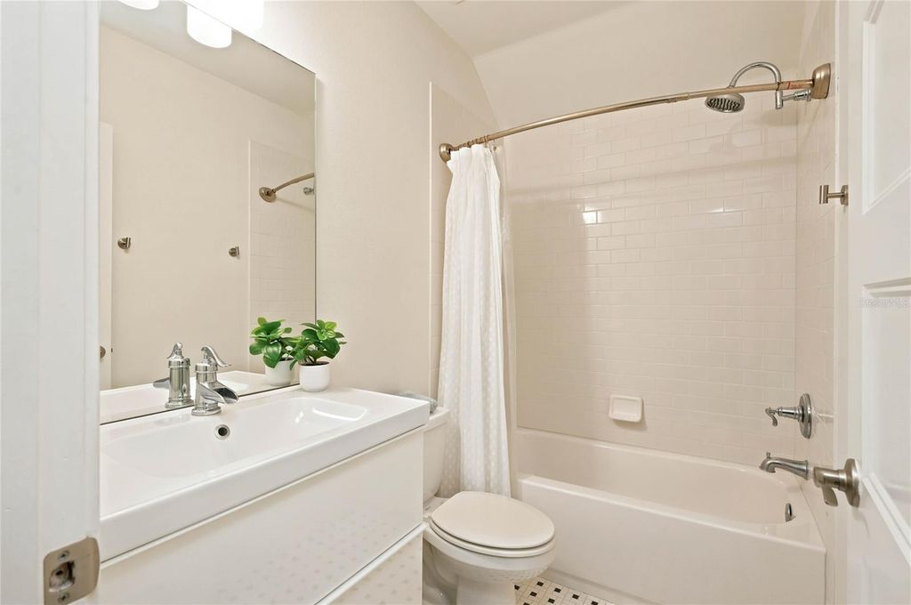 Image 37 of property listing at 1707 ASHER LANE, Orlando, FL 32803