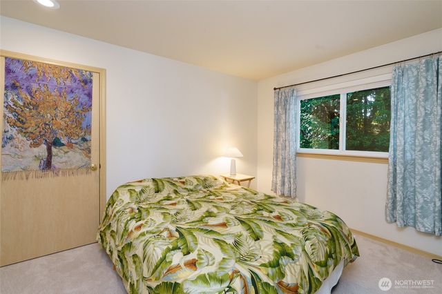 744 Shelter Bay Dr, La Conner, WA 98257