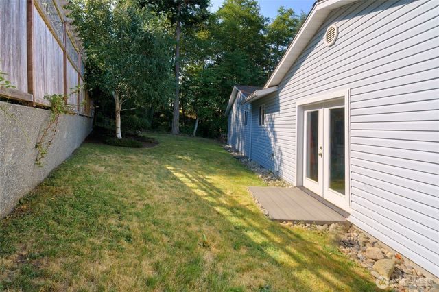 744 Shelter Bay Dr, La Conner, WA 98257